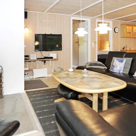 Luxury Retreat With Pool Дом отдыха Norre Nebel